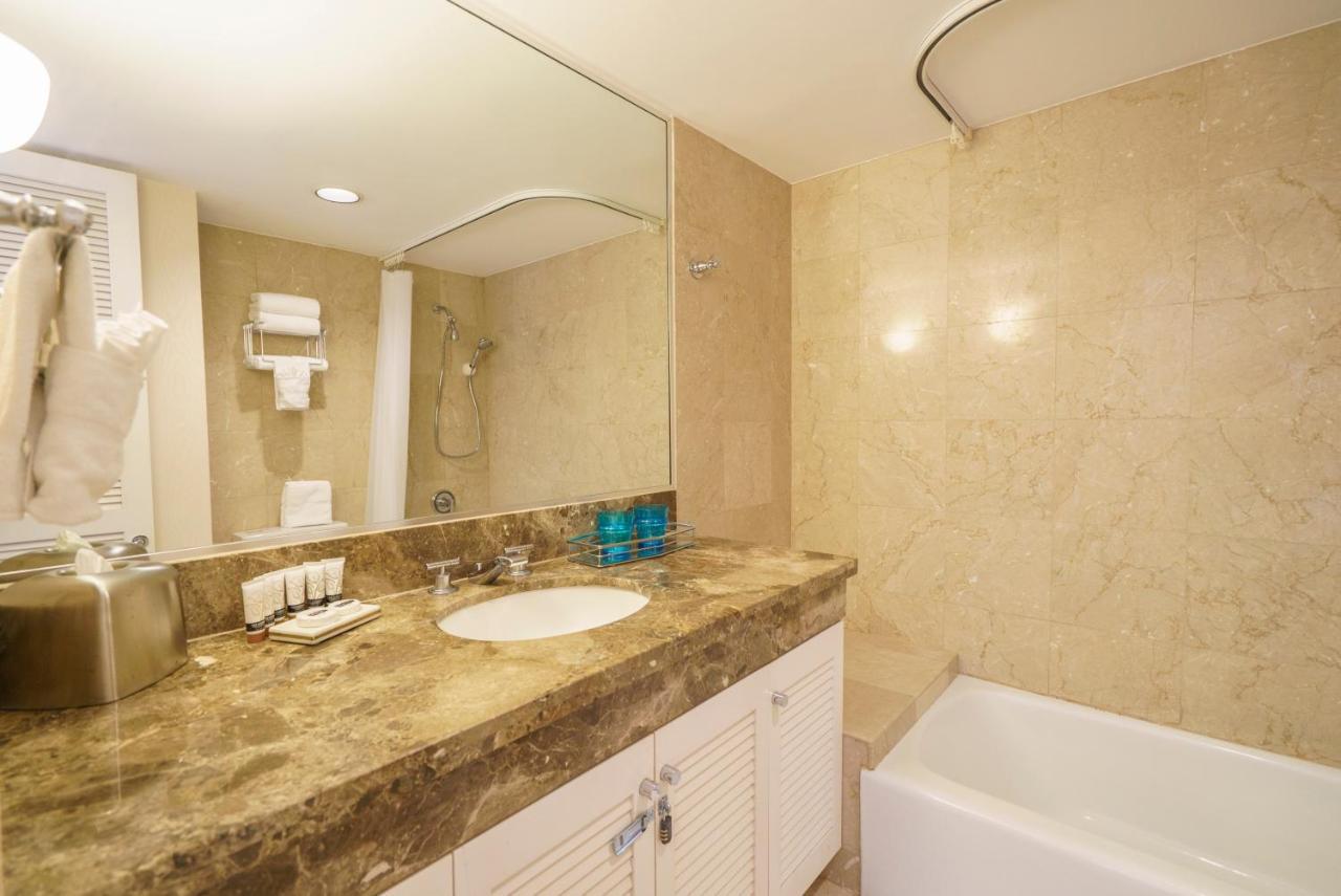 Studio Unit At The Royal Garden, In Waikiki ワイキキ・ロイヤルガーデン Гонолулу Экстерьер фото